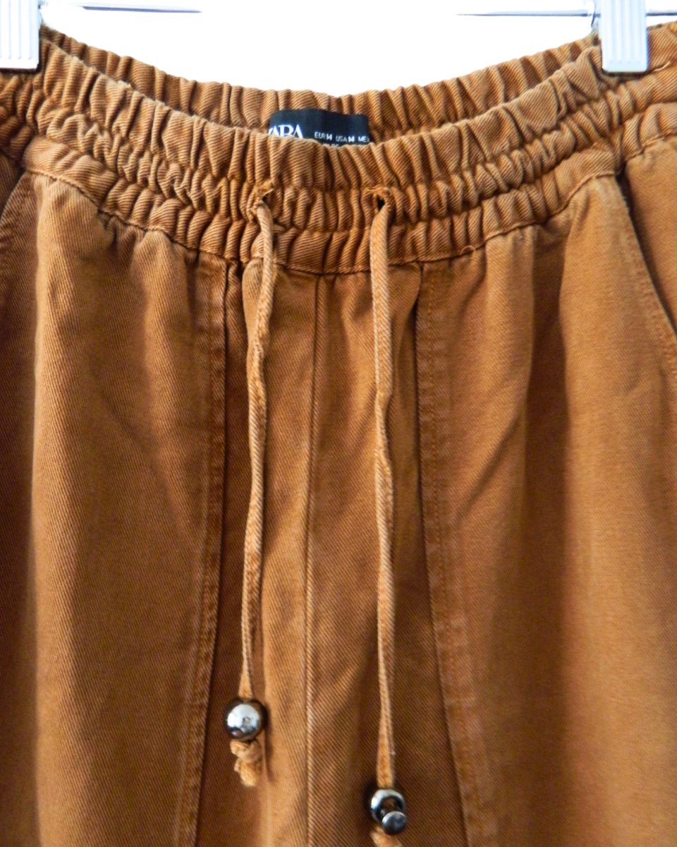 Pantalón Jogger Zara Marrón Bajo Puño