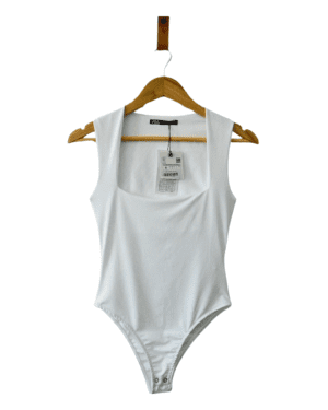 Body Zara Blanco Escote Cuadrado con Etiqueta (152-615)