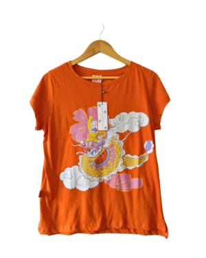 Remera Agustina Saquer Dragón con Etiqueta