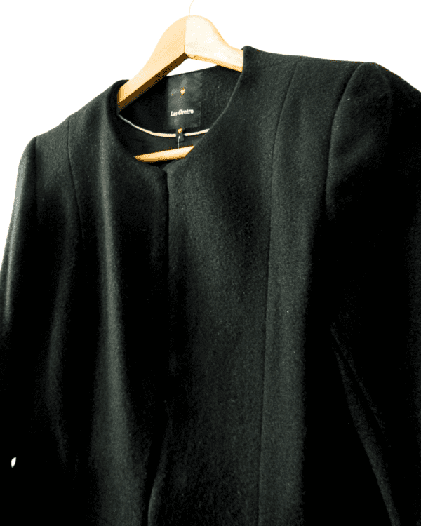 Chaqueta Las Oreiro de Paño Negra con Volados