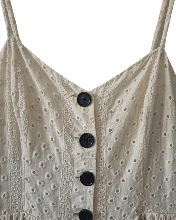 Vestido Urban Outfitters Abbie de broderie con botones